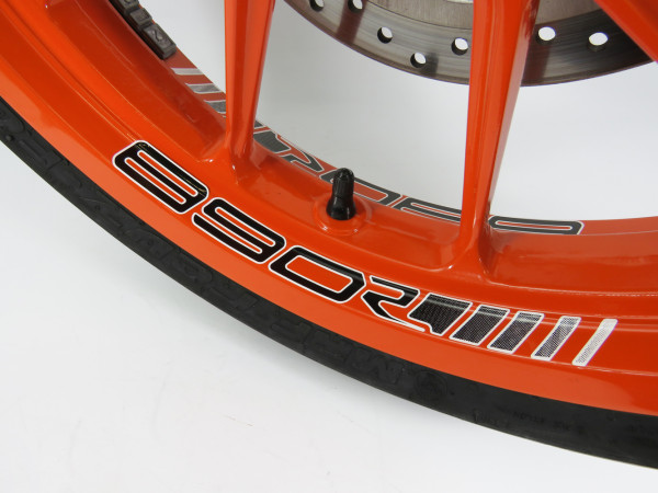 Aufkleber Felgenbett Set Schriftzug Schwarz Dots kompatibel für KTM 890 Duke R